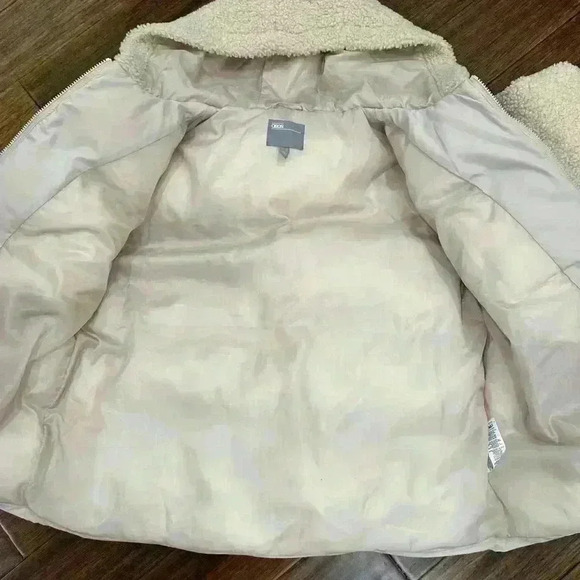 ASOS DESIGN fleece patched puffer jacket in cream size US 6 - Picture 10 of 11